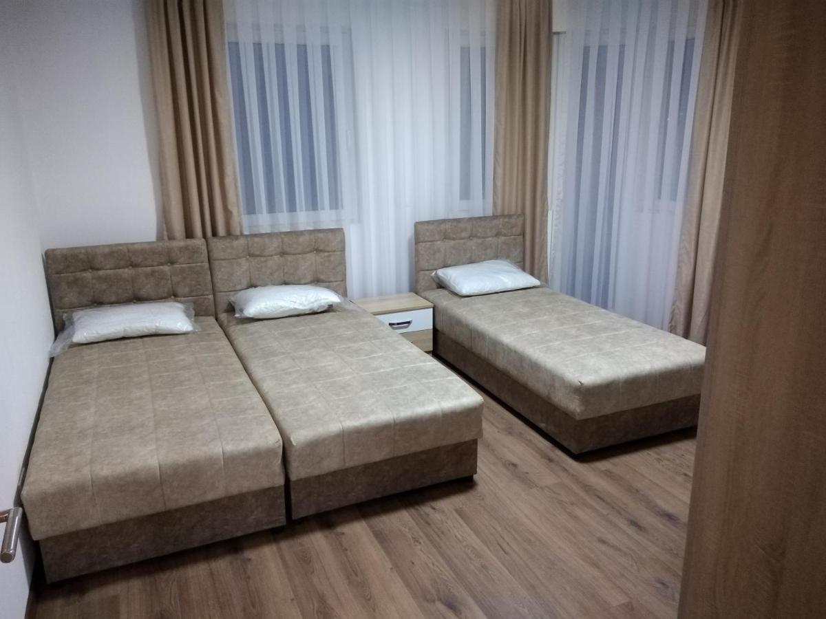 Bed and Breakfast Vila Centar Mb Сеница Экстерьер фото