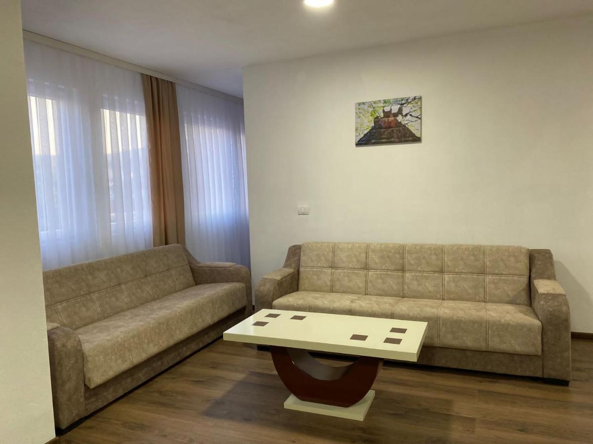Bed and Breakfast Vila Centar Mb Сеница Экстерьер фото