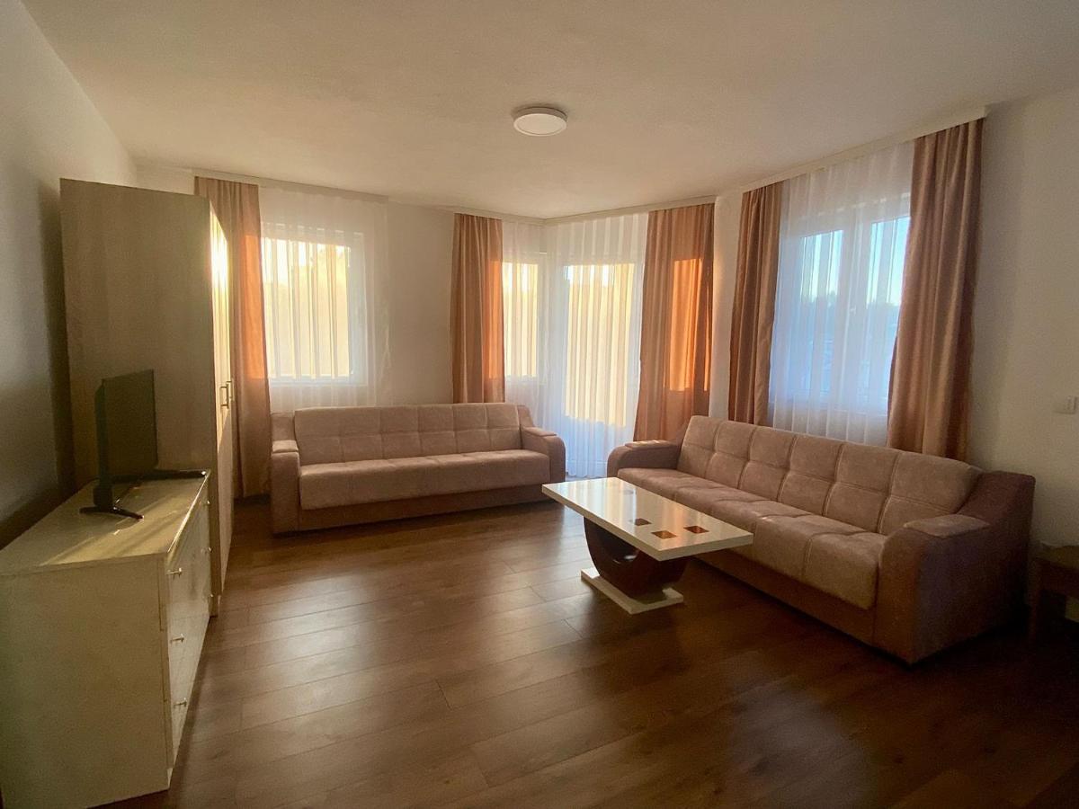 Bed and Breakfast Vila Centar Mb Сеница Экстерьер фото
