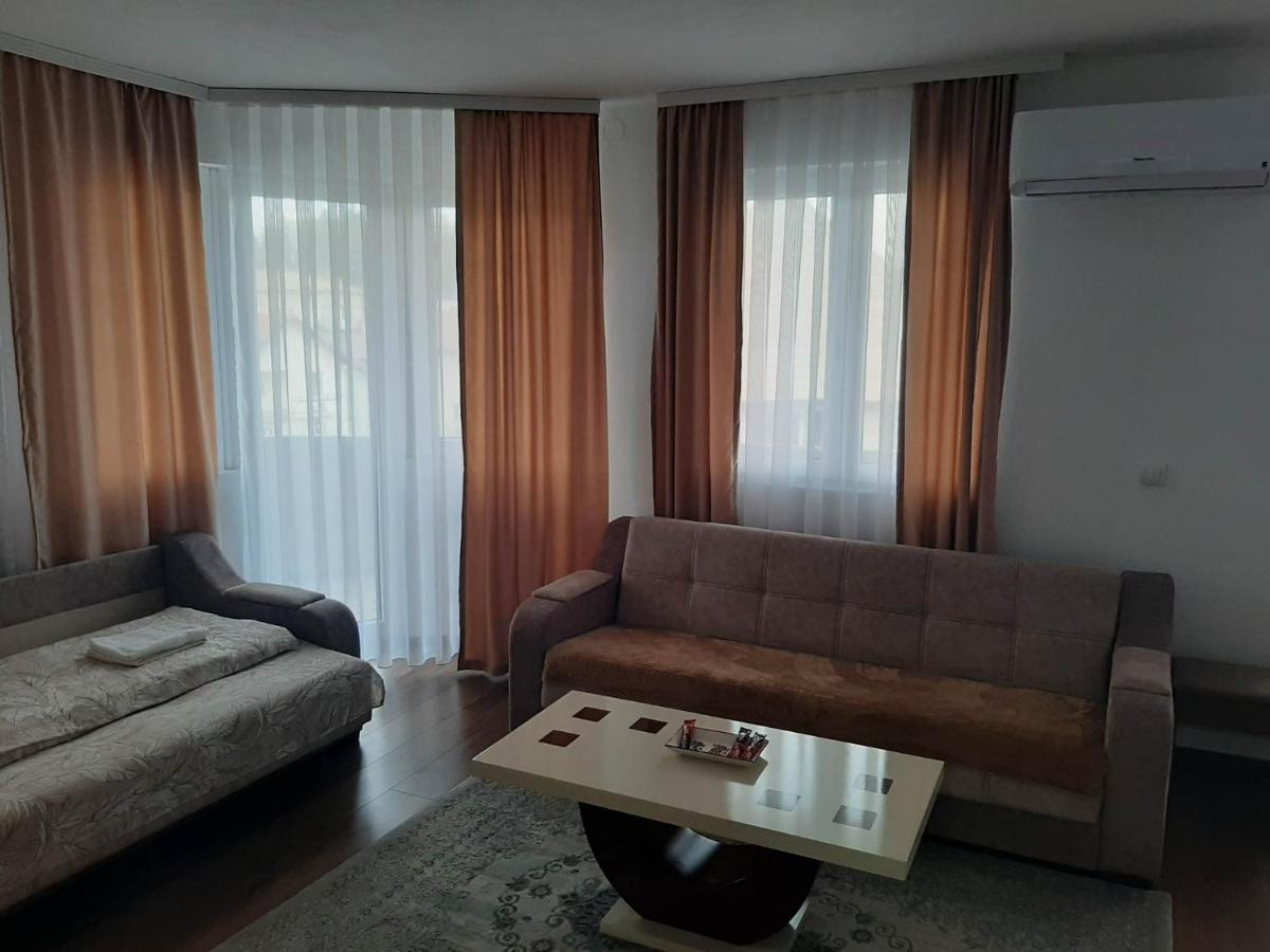 Bed and Breakfast Vila Centar Mb Сеница Экстерьер фото