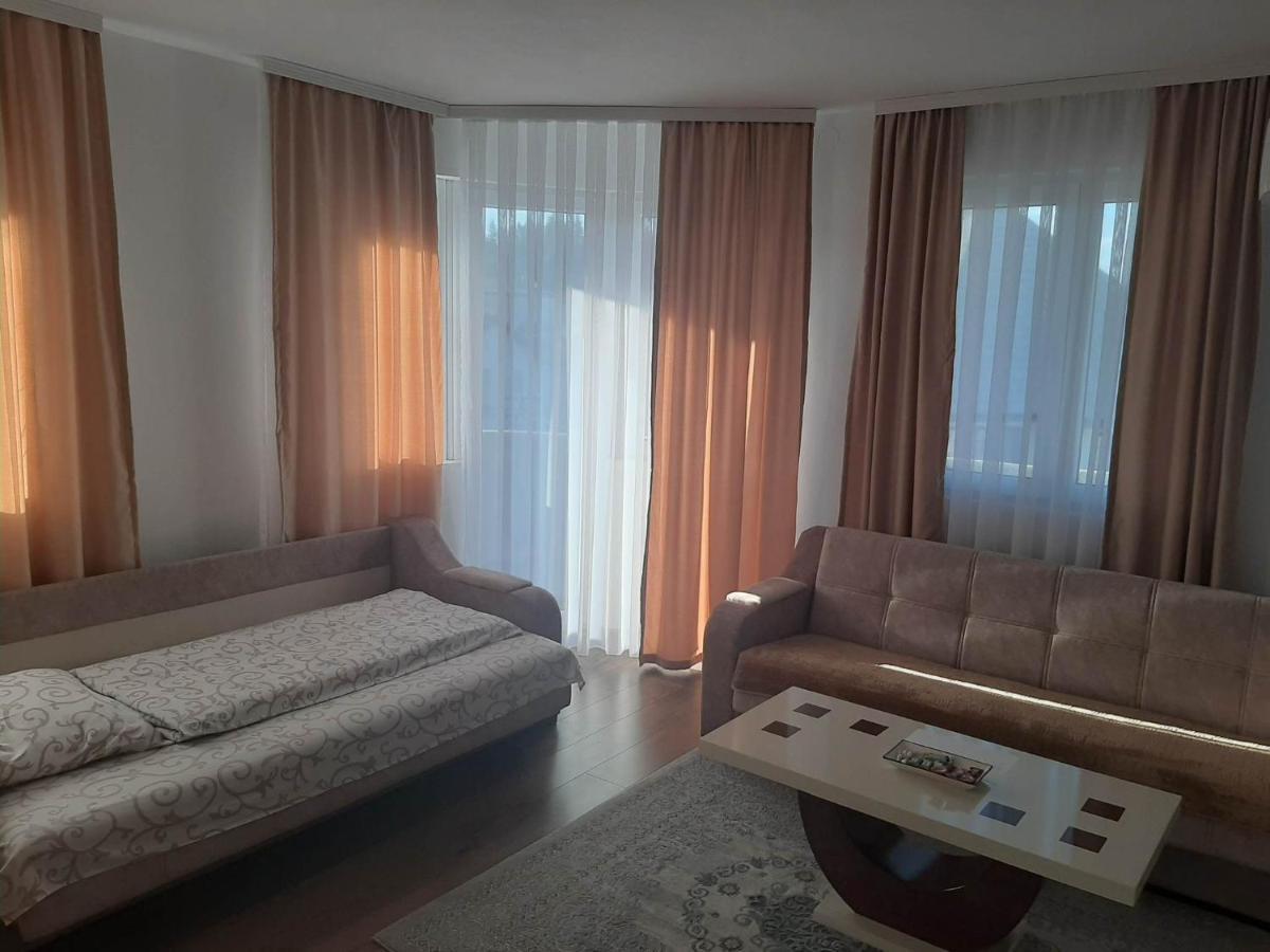 Bed and Breakfast Vila Centar Mb Сеница Экстерьер фото